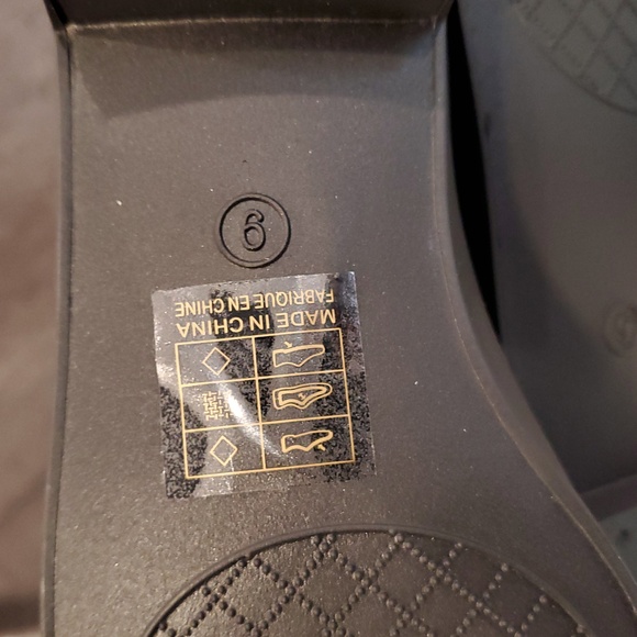 Jeffery Campbell PLAY Forecast Chelsea Boots. - Picture 8 of 11